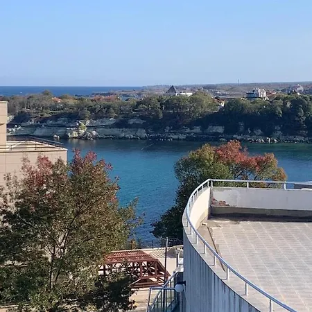 Тристаен Апартамент С Панорама Море В К-С Бей Вю Царево דירה